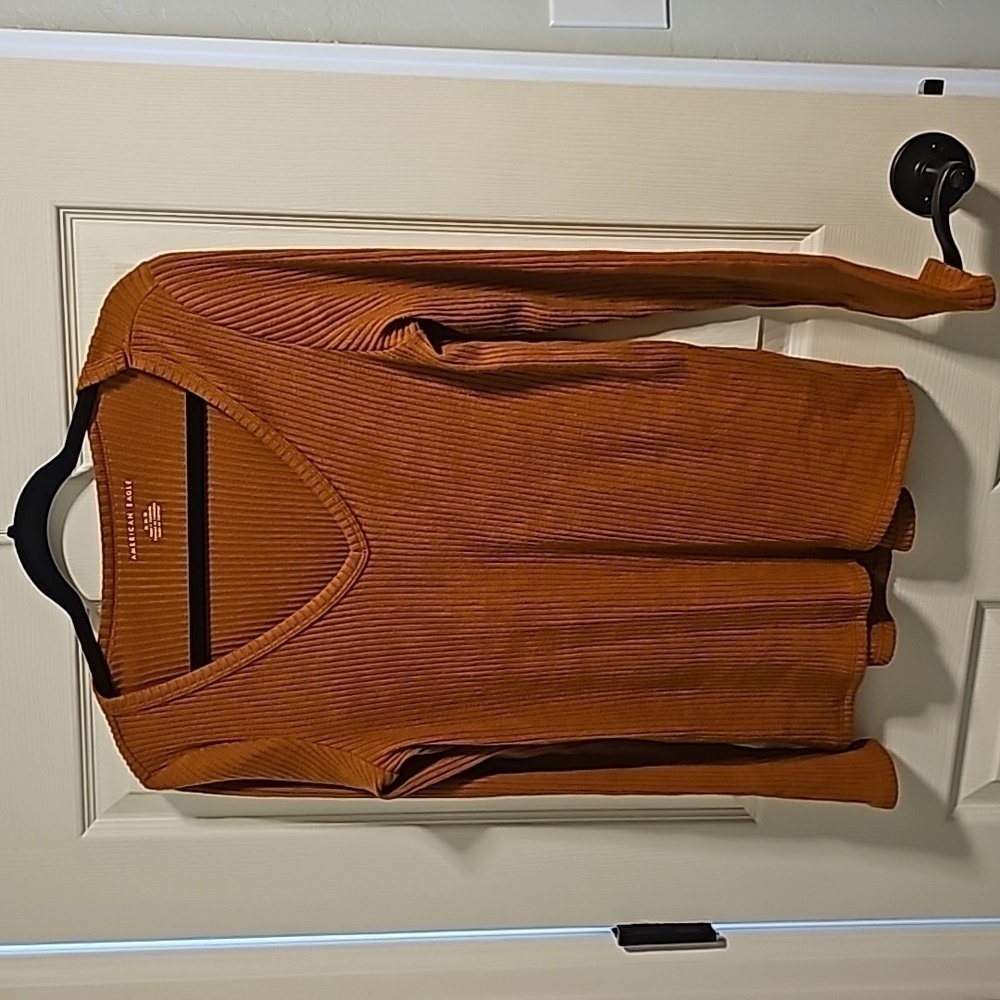 American Eagle SUPER soft long sleeve shirt. Size medium